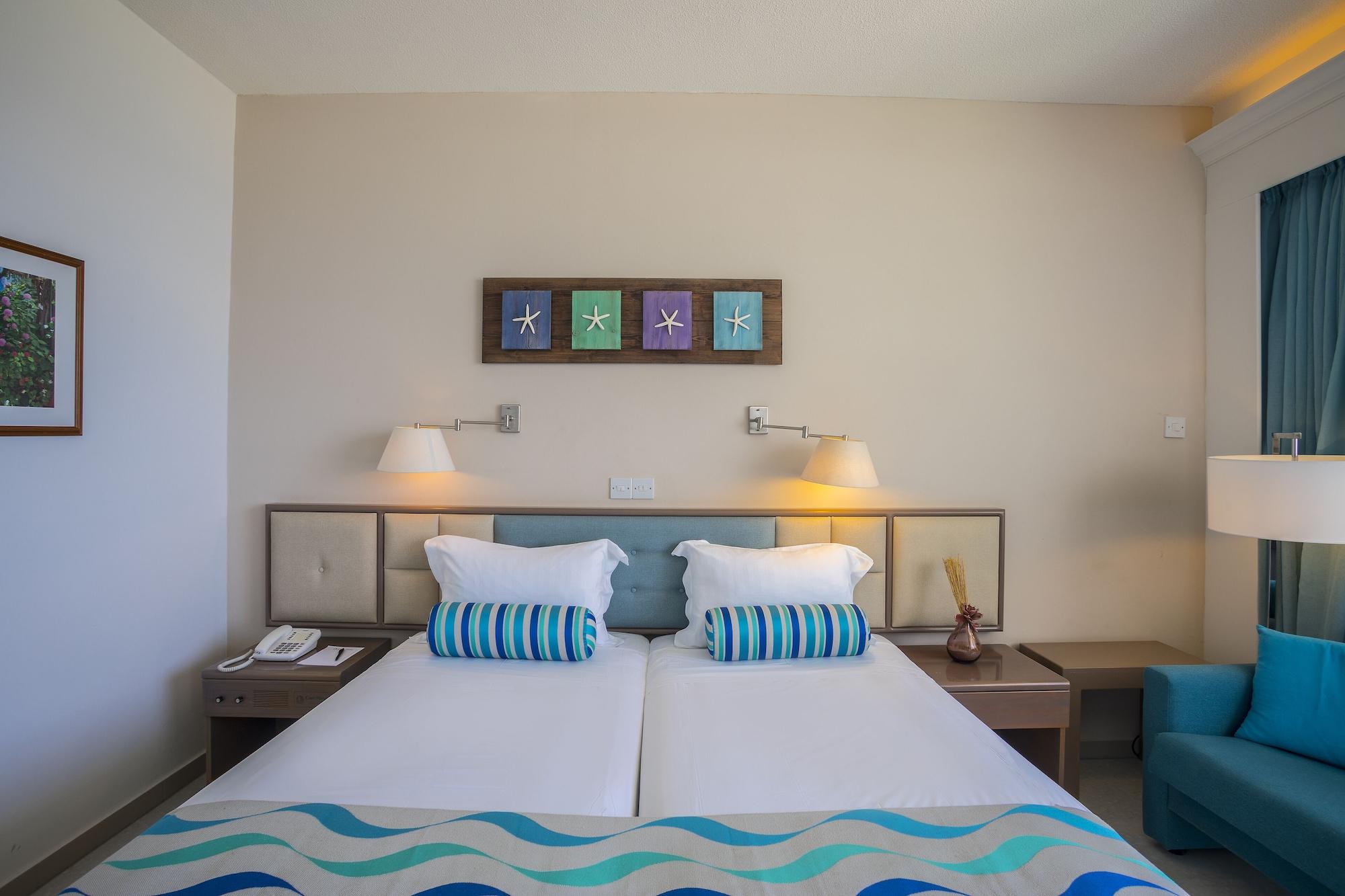 Cavo Maris Otel