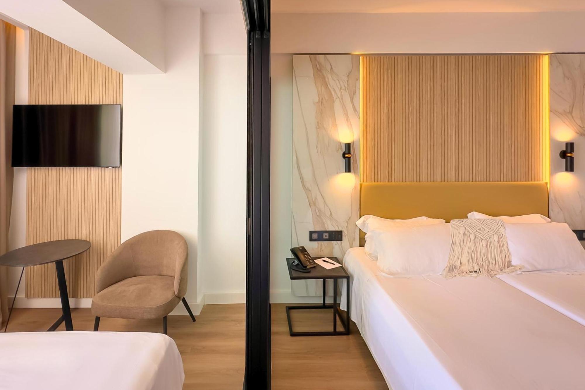 Отель Cavo Maris 4*